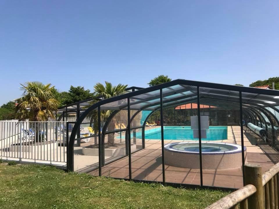 סן-לורן-סור-סבר Camping Le Rouge Gorge **** 10' Puy Du Fou מראה חיצוני תמונה
